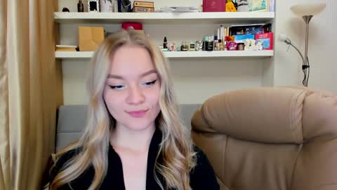 Snapshot of kara_smith_ chatting on December 2024 02:30:02 AM Kara. Off from 15th till 24th of December online show from December 2024 02:30:02 AM