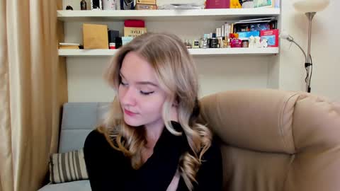 Snapshot of kara_smith_ chatting on December 2024 10:23:02 PM Kara. Off from 15th till 24th of December online show from December 2024 10:23:02 PM