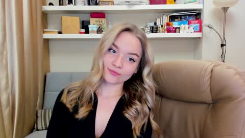 Snapshot of kara_smith_ chatting on December 2024 12:11:01 AM Kara. Off from 15th till 24th of December online show from December 2024 12:11:01 AM