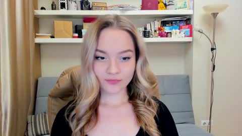 Snapshot of kara_smith_ chatting on January 2025 09:47:01 PM Kara. Off from 15th till 24th of December online show from January 2025 09:47:01 PM