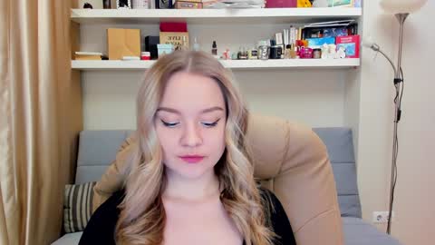 Snapshot of kara_smith_ chatting on January 2025 10:22:02 PM Kara. Off from 15th till 24th of December online show from January 2025 10:22:02 PM