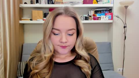 Snapshot of kara_smith_ chatting on January 2025 09:55:02 PM Kara. Off from 15th till 24th of December online show from January 2025 09:55:02 PM