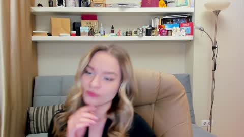 Snapshot of kara_smith_ chatting on January 2025 10:19:01 PM Kara. Off from 15th till 24th of December online show from January 2025 10:19:01 PM