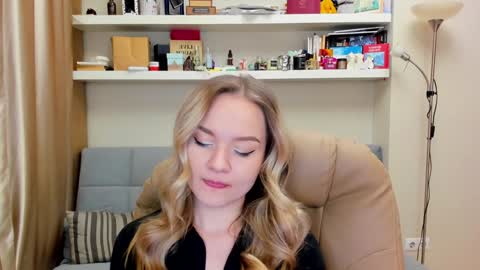 Snapshot of kara_smith_ chatting on February 2025 09:45:02 PM Kara. Off from 15th till 24th of December online show from February 2025 09:45:02 PM