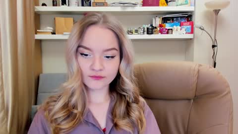 Snapshot of kara_smith_ chatting on February 2025 10:45:01 PM Kara. Off from 15th till 24th of December online show from February 2025 10:45:01 PM