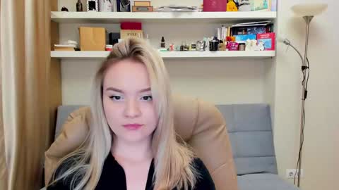 Snapshot of kara_smith_ chatting on February 2025 10:29:02 PM Kara. Off from 15th till 24th of December online show from February 2025 10:29:02 PM