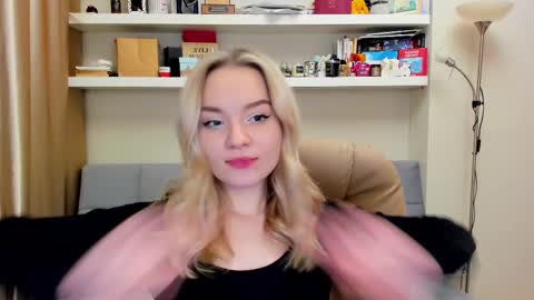 Snapshot of kara_smith_ chatting on February 2025 12:21:01 AM Kara. Off from 15th till 24th of December online show from February 2025 12:21:01 AM