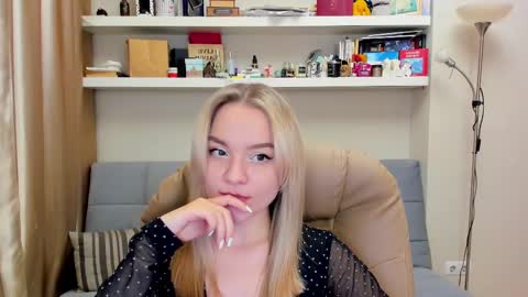 Snapshot of kara_smith_ chatting on February 2025 10:31:01 PM Kara. Off from 15th till 24th of December online show from February 2025 10:31:01 PM