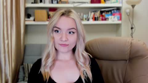 Snapshot of kara_smith_ chatting on September 2025 11:05:01 PM Kara. Off from 15th till 24th of December online show from September 2025 11:05:01 PM