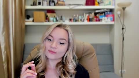 Snapshot of kara_smith_ chatting on October 2025 10:52:02 PM Kara. Off from 15th till 24th of December online show from October 2025 10:52:02 PM