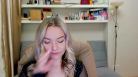 Snapshot of kara_smith_ chatting on October 2025 12:18:01 AM Kara. Off from 15th till 24th of December online show from October 2025 12:18:01 AM