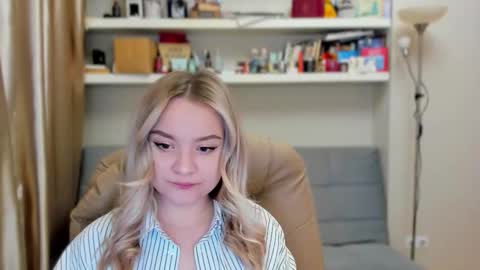 Snapshot of kara_smith_ chatting on October 2025 10:36:01 PM Kara. Off from 15th till 24th of December online show from October 2025 10:36:01 PM