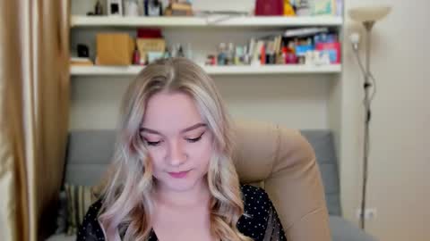 Snapshot of kara_smith_ chatting on October 2025 11:17:01 PM Kara. Off from 15th till 24th of December online show from October 2025 11:17:01 PM