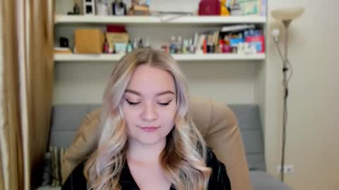 Snapshot of kara_smith_ chatting on November 2025 11:07:02 PM Kara. Off from 15th till 24th of December online show from November 2025 11:07:02 PM