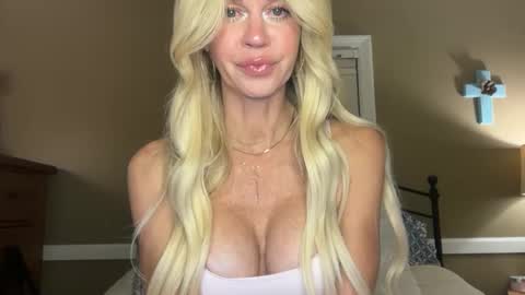 Snapshot of karabearr chatting on October 2025 12:36:01 AM kara online show from October 2025 12:36:01 AM