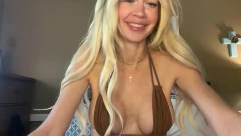 Snapshot of karabearr chatting on October 2025 03:12:01 PM kara online show from October 2025 03:12:01 PM