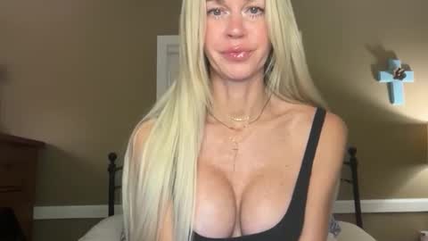 Snapshot of karabearr chatting on October 2025 10:04:01 PM kara online show from October 2025 10:04:01 PM