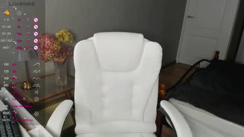 Karen online show from October 2025 09:51:01 AM