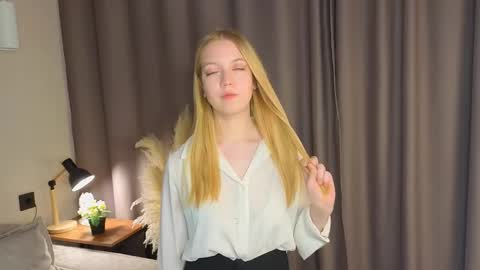Annie online show from September 2025 07:44:02 AM
