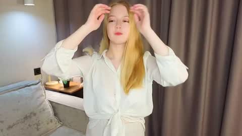 Annie online show from September 2025 07:44:01 AM