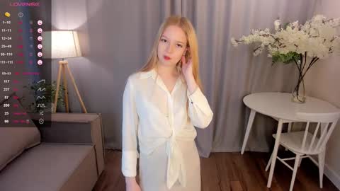Annie online show from September 2025 07:23:01 AM