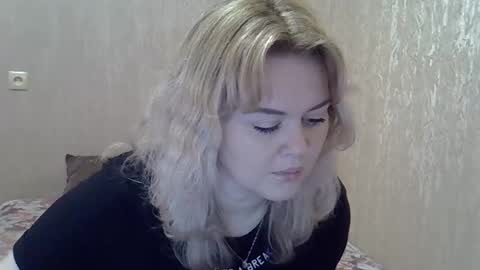 karennelsonx online show from December 2024 11:09:02 AM