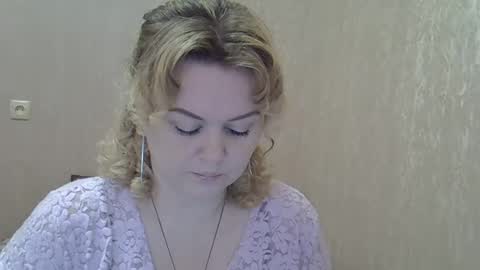 karennelsonx online show from February 2025 11:41:01 AM