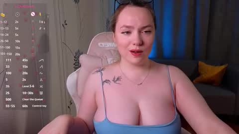 Snapshot of kari_lunna chatting on October 2025 03:07:02 AM Karoline online show from October 2025 03:07:02 AM