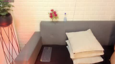 Kari online show from September 2025 11:37:01 AM