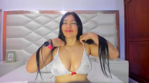Karina Gomez online show from September 2025 01:47:01 PM