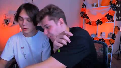 Karl online show from November 2025 07:48:02 PM