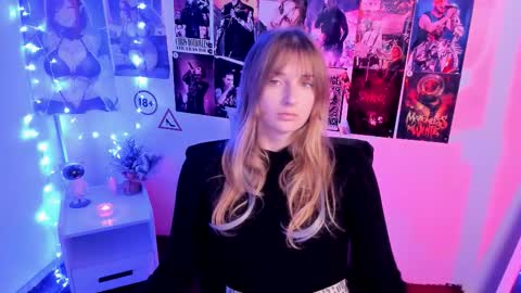 Karla online show from October 2025 06:45:01 AM