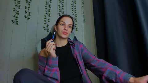 karla_lim online show from November 2025 07:25:01 PM