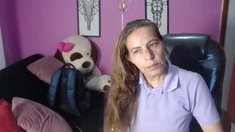 Snapshot of karlye_hot chatting on October 2025 01:49:01 AM KARLYE online show from October 2025 01:49:01 AM