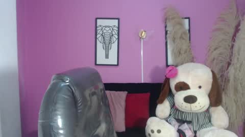 Snapshot of karlye_hot chatting on October 2025 02:02:05 AM KARLYE online show from October 2025 02:02:05 AM