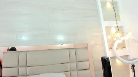 Snapshot of karol_lewiss chatting on October 2025 11:39:02 AM KAROL LEWIS online show from October 2025 11:39:02 AM