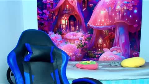 Snapshot of karol_naughty chatting on September 2025 12:32:01 PM online show from September 2025 12:32:01 PM