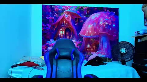 Snapshot of karol_naughty chatting on October 2025 10:27:02 AM online show from October 2025 10:27:02 AM