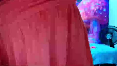 Snapshot of karol_naughty chatting on October 2025 01:00:02 AM online show from October 2025 01:00:02 AM