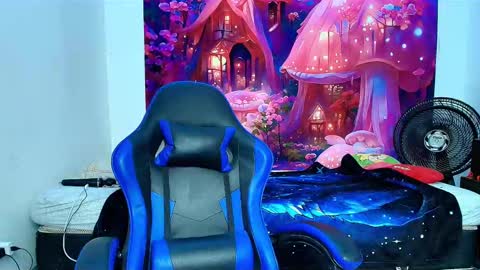 Snapshot of karol_naughty chatting on October 2025 02:51:02 PM online show from October 2025 02:51:02 PM