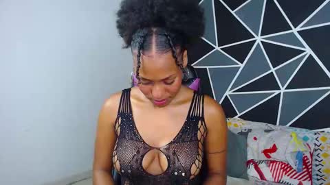 Karol  online show from October 2025 10:43:02 PM