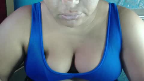 karolbb online show from December 2024 11:23:02 AM