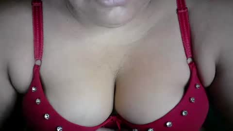 karolbb online show from December 2024 11:12:02 AM