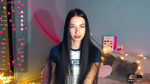 Kira online show from September 2025 02:22:02 AM