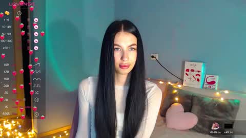 Kira online show from September 2025 02:13:01 AM