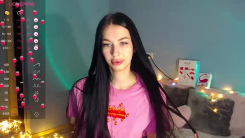 Kira online show from September 2025 02:25:01 AM