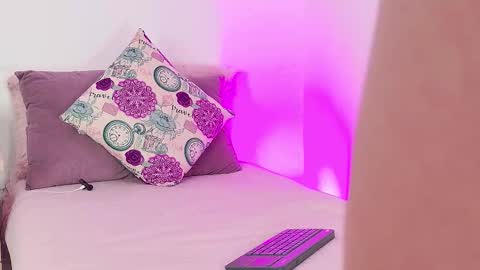 Snapshot of karolinahil chatting on December 2025 04:11:01 PM karolinahill online show from December 2025 04:11:01 PM