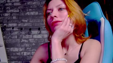 karoline121 online show from February 2025 07:19:02 PM