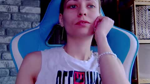 karoline121 online show from March 2025 08:23:02 AM