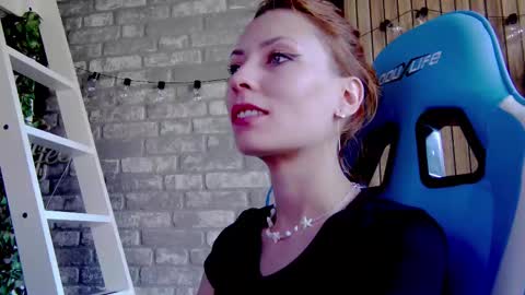 karoline121 online show from March 2025 01:17:01 PM